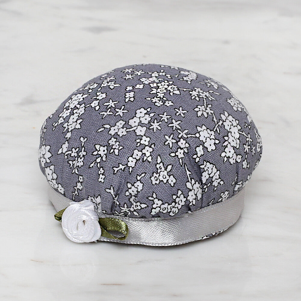 Loren Kola Takılabilir İğnedenlik Gri Çiçekli